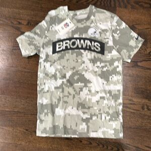 Cleveland Browns t shirt NWT
